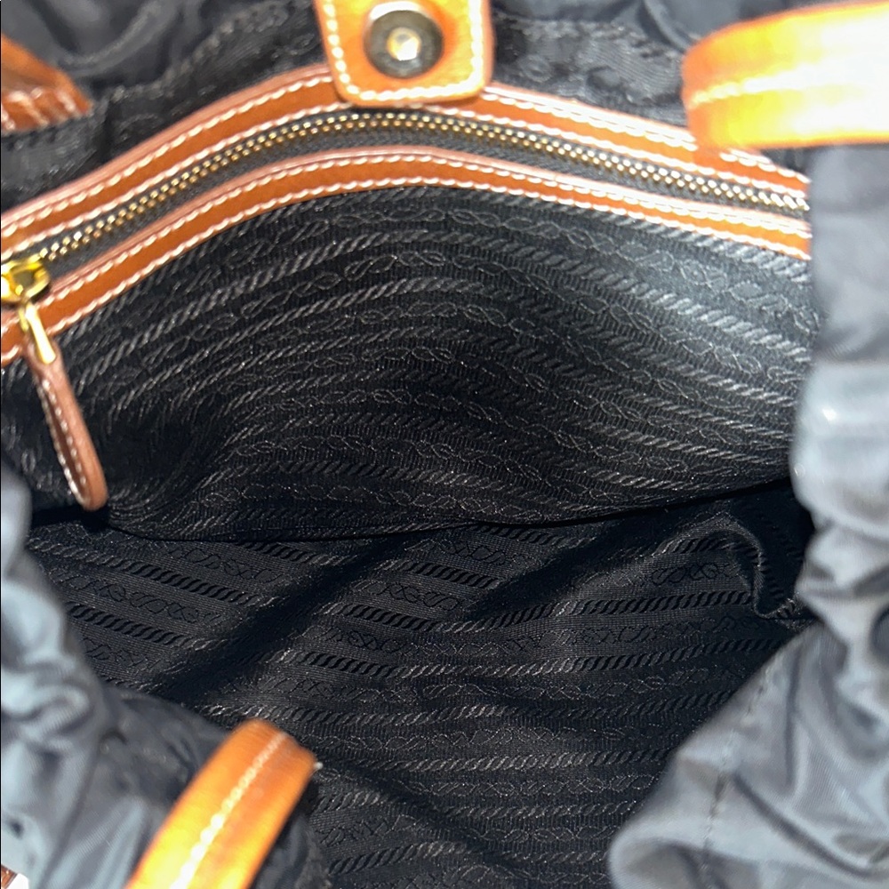Beautiful Black and Tan Shoulder Bag - Picture 11 of 14